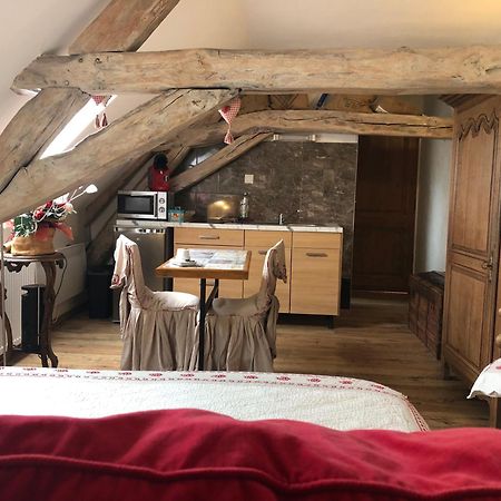 Aux Logis De La Solre Bed & Breakfast Ferrière-la-Petite Екстериор снимка