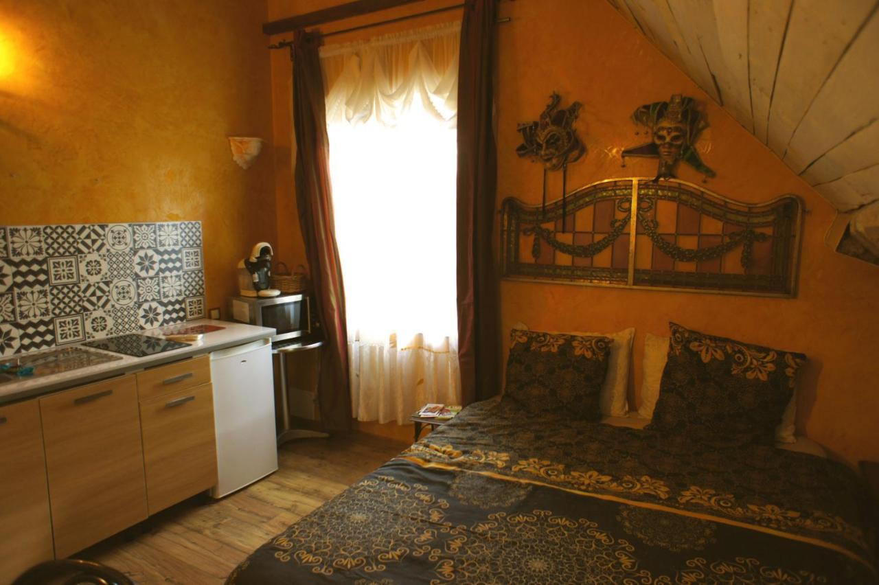 Aux Logis De La Solre Bed & Breakfast Ferrière-la-Petite Екстериор снимка