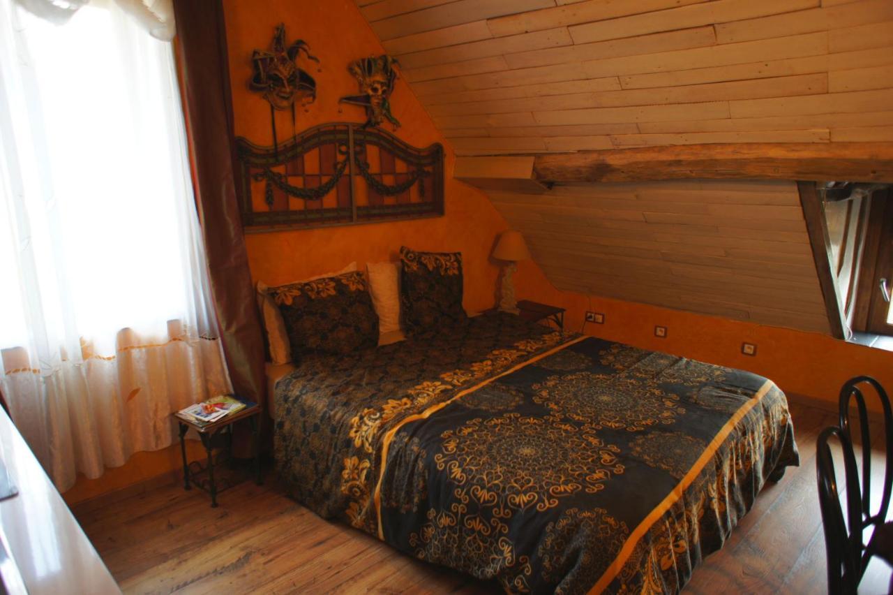 Aux Logis De La Solre Bed & Breakfast Ferrière-la-Petite Екстериор снимка