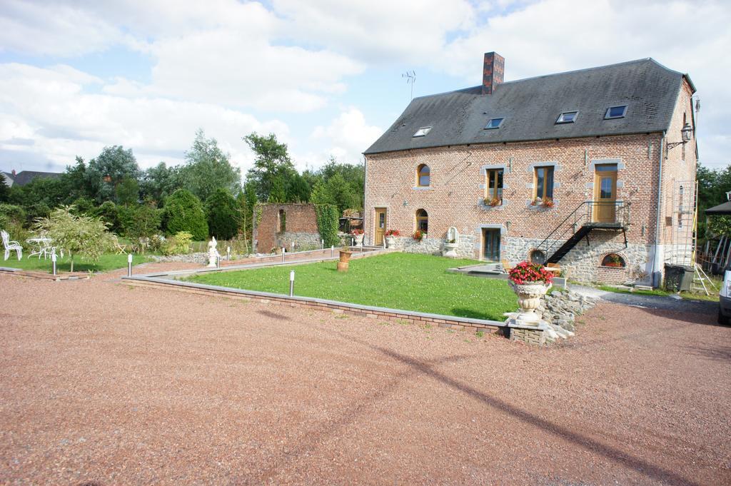 Aux Logis De La Solre Bed & Breakfast Ferrière-la-Petite Екстериор снимка