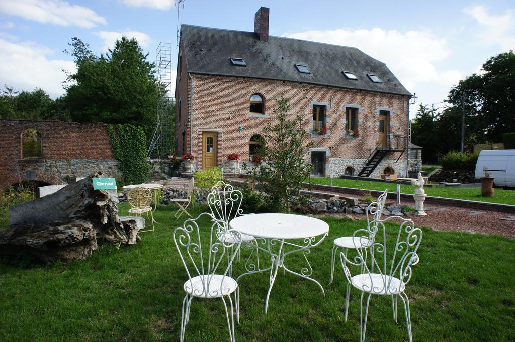 Aux Logis De La Solre Bed & Breakfast Ferrière-la-Petite Екстериор снимка