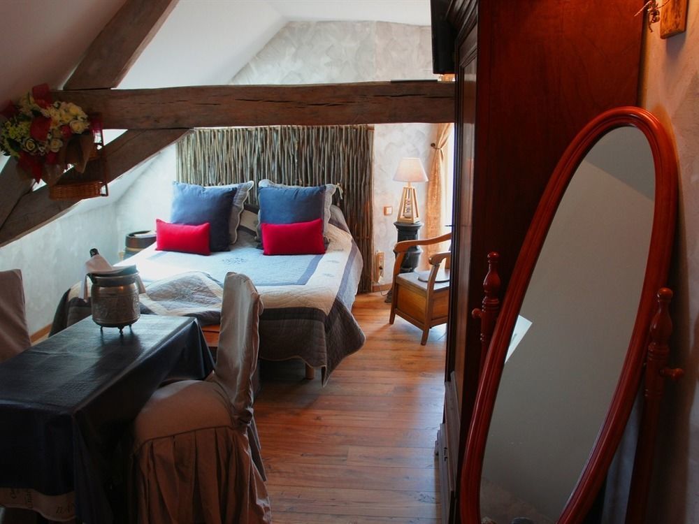 Aux Logis De La Solre Bed & Breakfast Ferrière-la-Petite Екстериор снимка