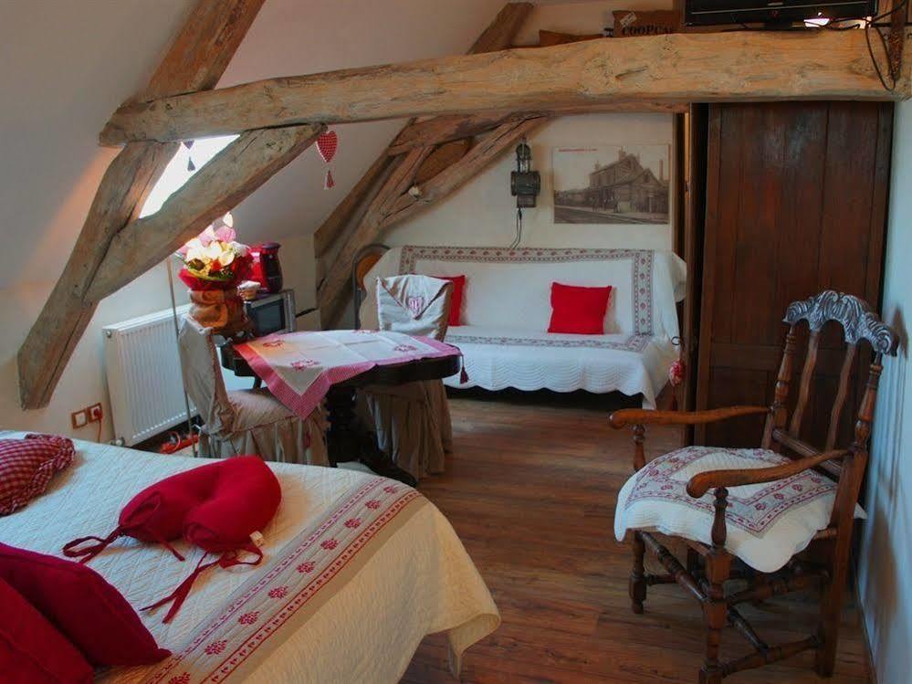 Aux Logis De La Solre Bed & Breakfast Ferrière-la-Petite Екстериор снимка